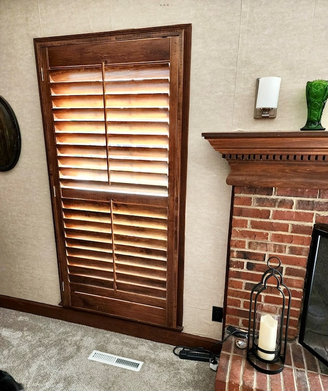 details with carpet flooring, baseboards, and visible vents