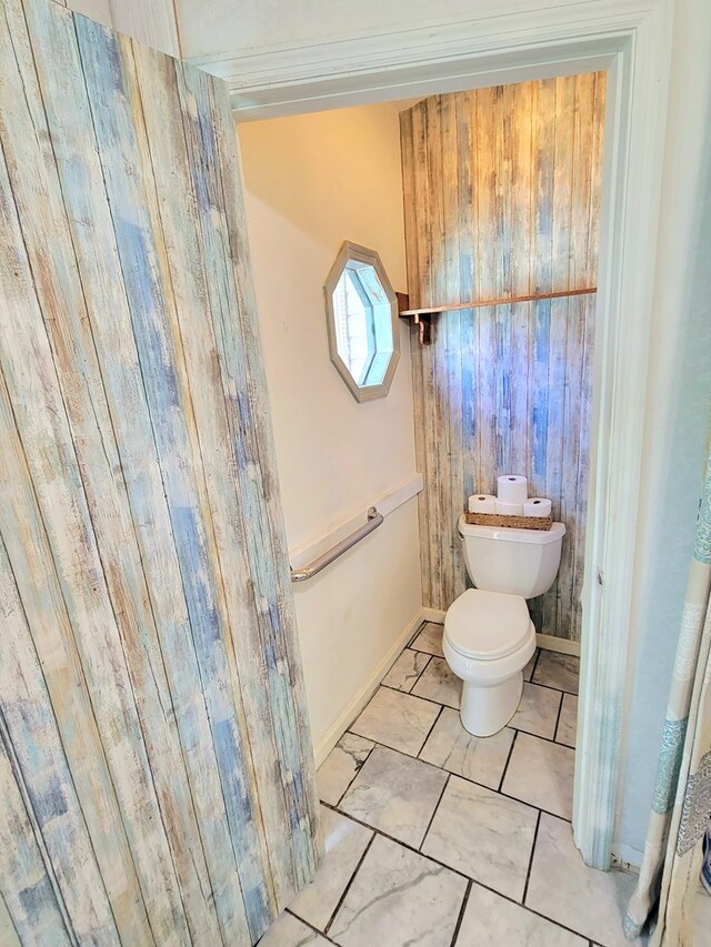 480 Spring Creek Rd, Warwick, GA 31796 - bathroom featuring toilet and baseboards
