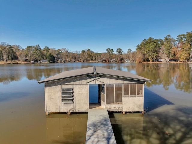 dock area featuring a water view