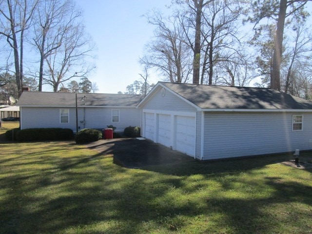 view of detached garage