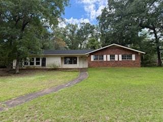 113 Sharon Cir, Americus, GA 31709 - ranch-style house featuring a front yard