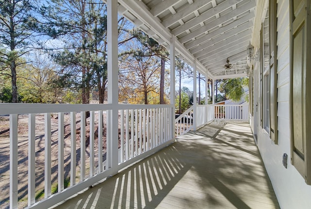 balcony featuring ceiling fan