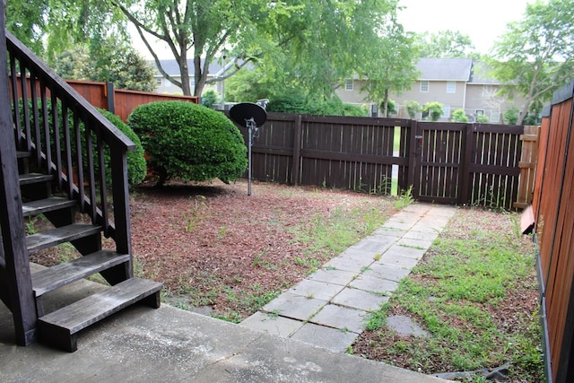 101F Country Club Dr, Americus, GA 31709 - fenced yard with stairway
