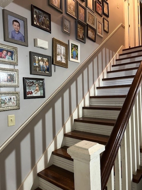 169 Wanda Rd, Cordele, GA 31015 - view of stairs