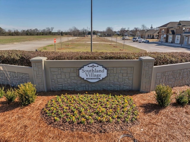 view of community / neighborhood sign