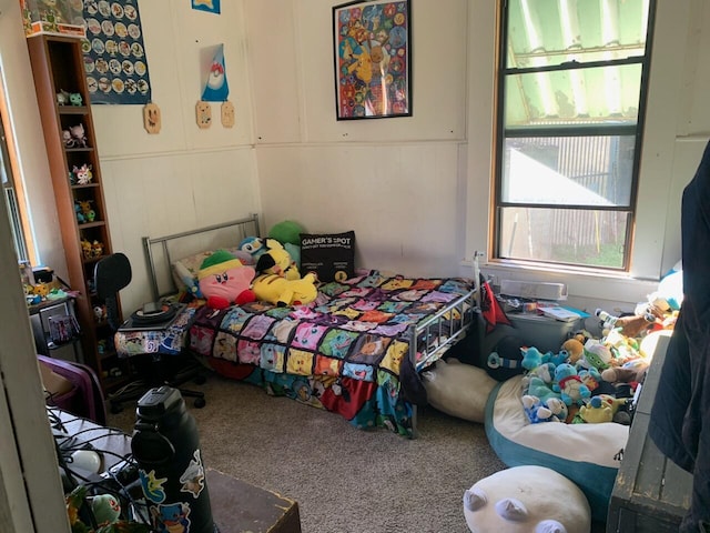 bedroom featuring carpet floors