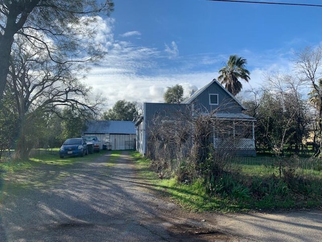 view of front of property