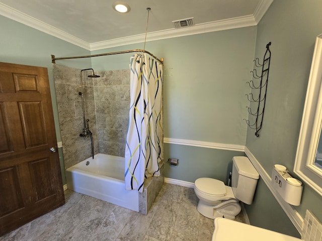 bathroom featuring toilet, shower / bath combo with shower curtain, and crown molding