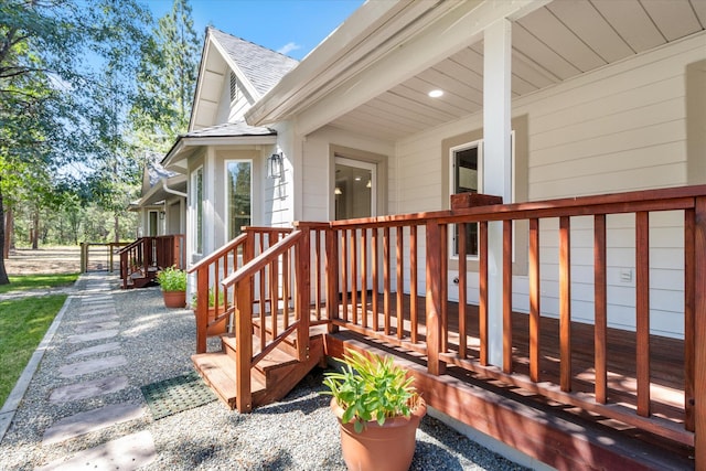 property entrance featuring covered porch