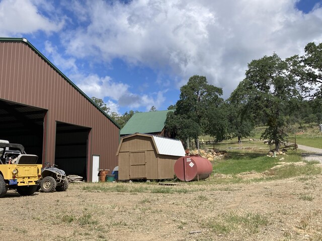 view of outdoor structure