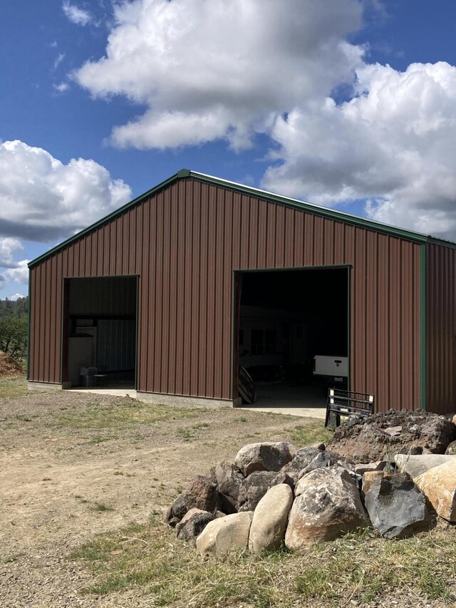 view of outdoor structure with a garage