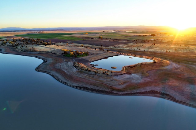 view of aerial view at dusk