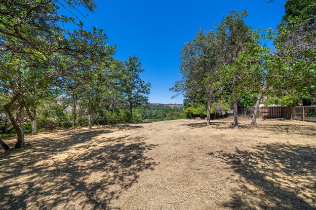 Listing photo 3 for 504 Seavy Ct, Redding CA 96001