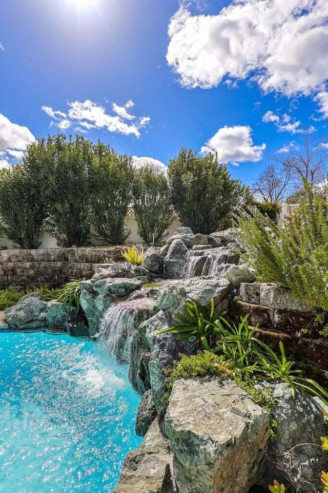 view of swimming pool