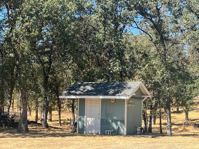 view of outbuilding