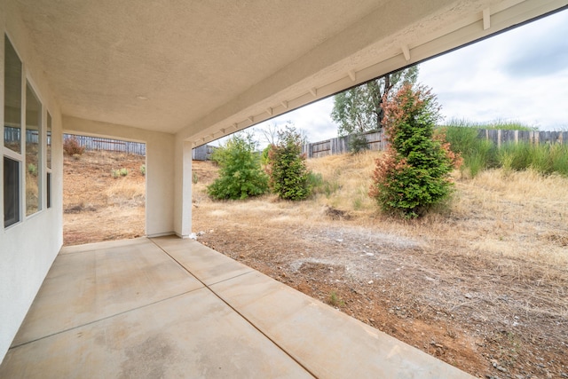 1132 Kellinger St, Redding, CA 96003 - view of patio with fence