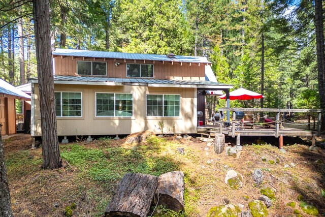 view of front facade featuring a deck