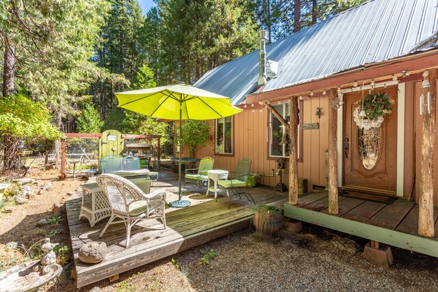 deck with outdoor lounge area