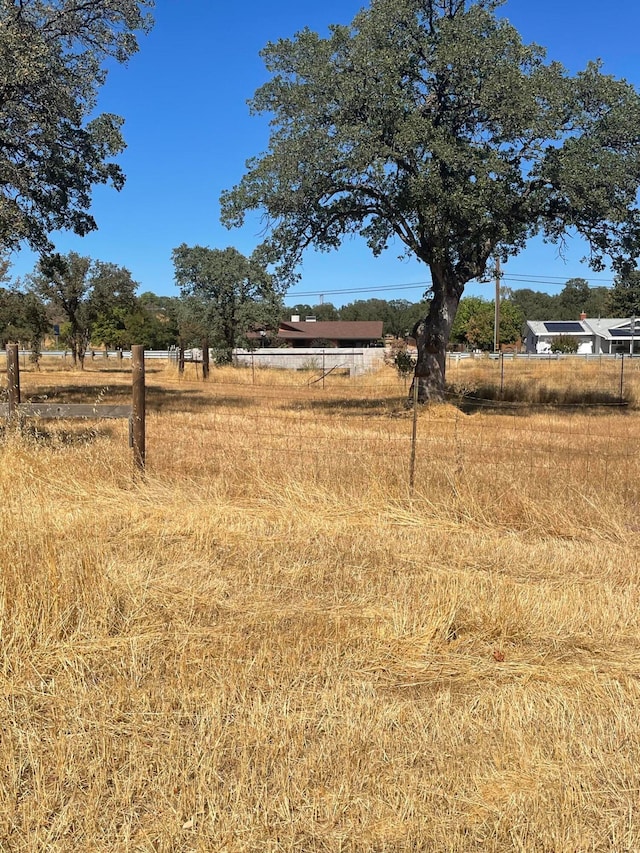 view of yard featuring a rural view