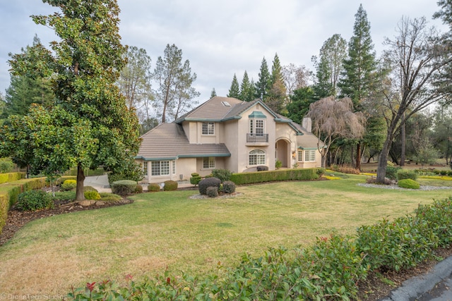 front of property featuring a front yard