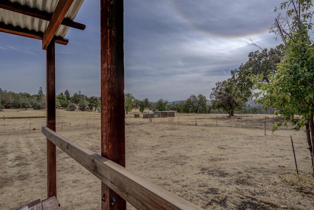 view of yard featuring a rural view