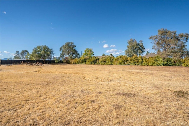 view of yard featuring a rural view