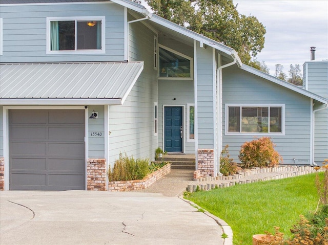 view of front of house with a garage