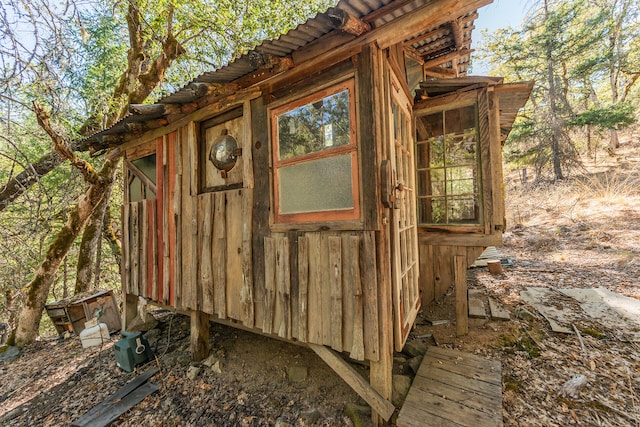 view of outbuilding