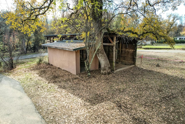 view of outbuilding