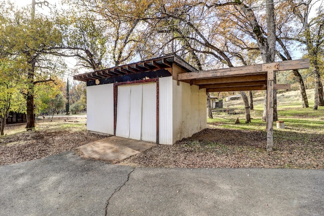 view of outdoor structure