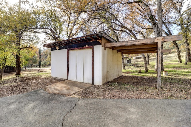 970 Branstetter Ln, Redding, CA 96001 - view of outdoor structure with a carport