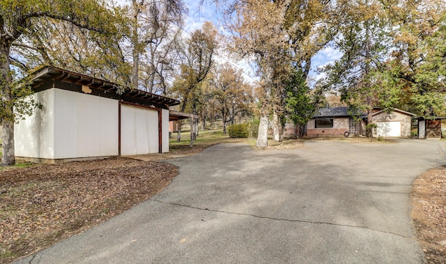 970 Branstetter Ln, Redding, CA 96001 - view of asphalt driveway
