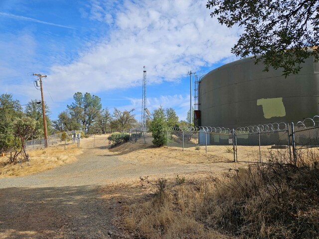 1817 Kenyon Dr, Redding, CA 96001