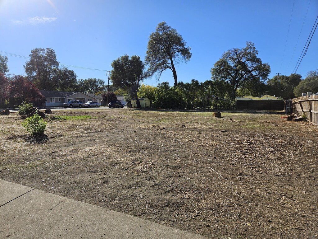 3178 Lawrence Rd, Redding, CA 96002