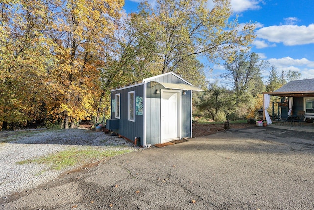 view of outbuilding