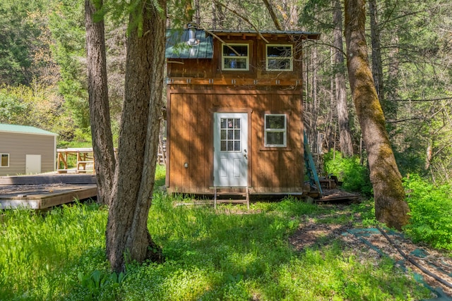 view of outbuilding