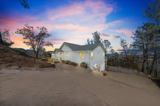 view of front of property