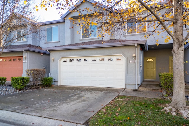 view of front facade featuring a garage