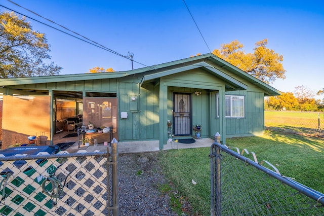 view of front of house with a front yard