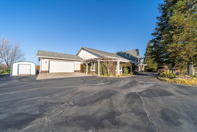 view of front facade with a garage