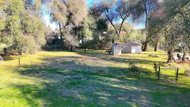 view of yard with a shed