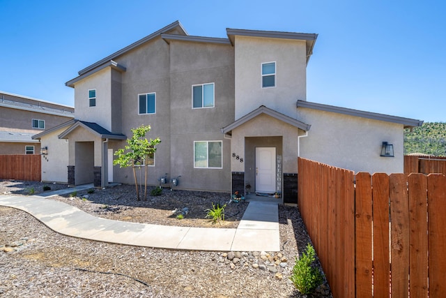 view of front of property