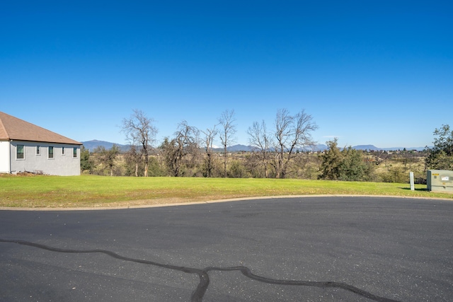 Listing photo 3 for 815 Santa Cruz Dr, Redding CA 96003