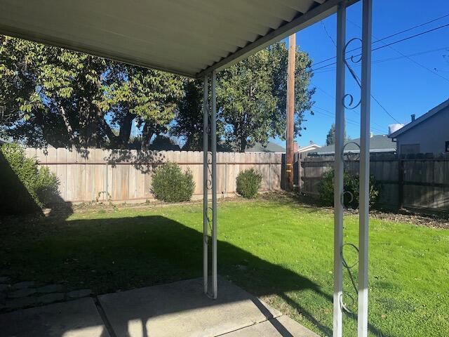 view of yard with a patio area