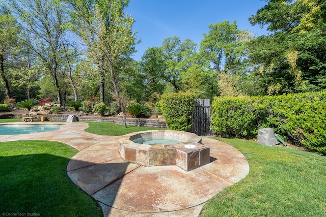 view of yard featuring a fenced in pool