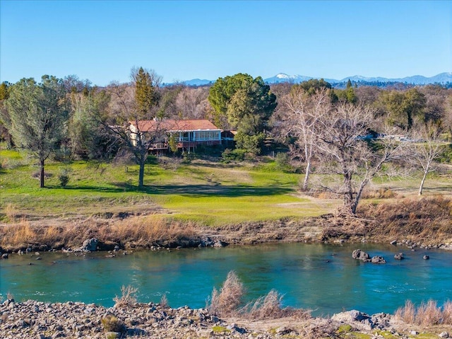 water view featuring a mountain view