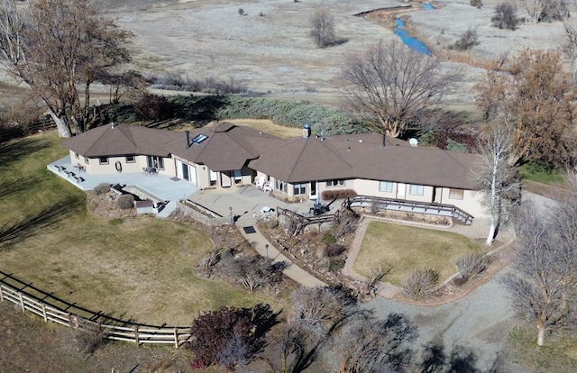 birds eye view of property featuring a rural view