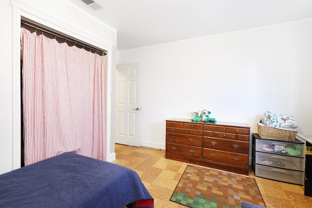 bedroom with a closet