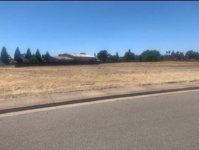7510 Lockheed Dr, Redding, CA 96002 - photo 2
