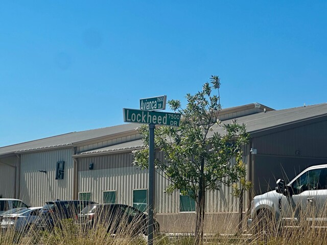 7510 Lockheed Dr, Redding, CA 96002 - photo 3